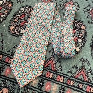 Handmade luxe 100% silk necktie geometric print